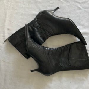 Aldo black leather zip back boots size 41